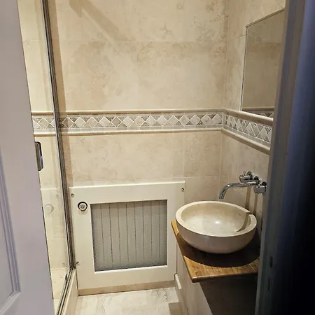 Bed And Breakfast Saultchevreuil,, Villedieu Les Poeles Bed & Breakfast